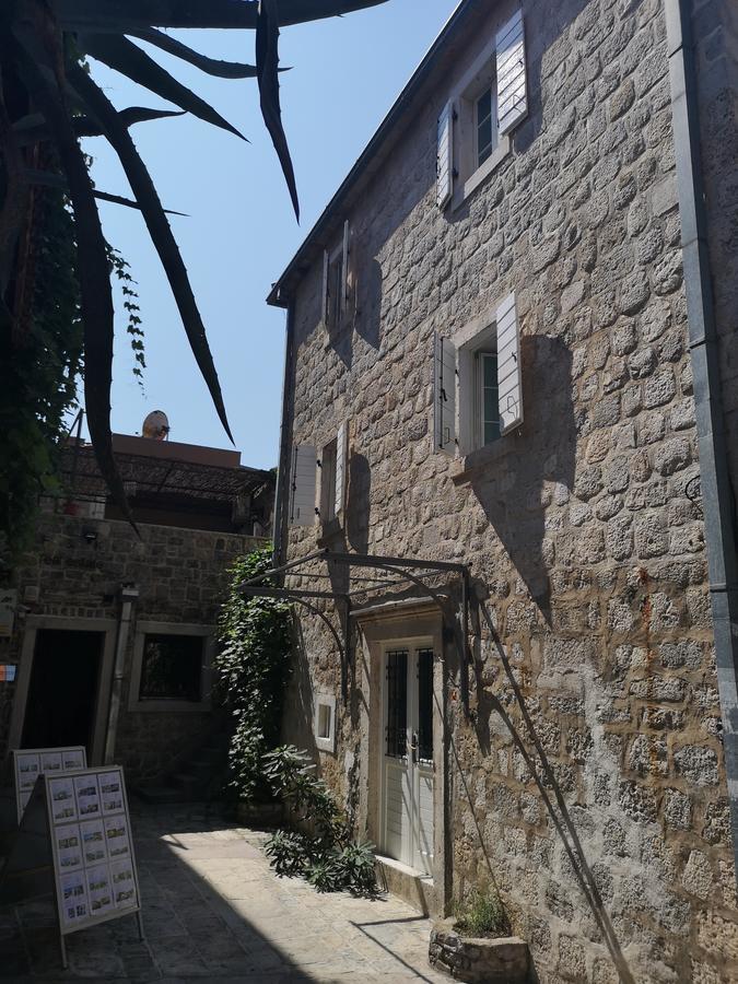 Hostel Michel Budva Exterior foto